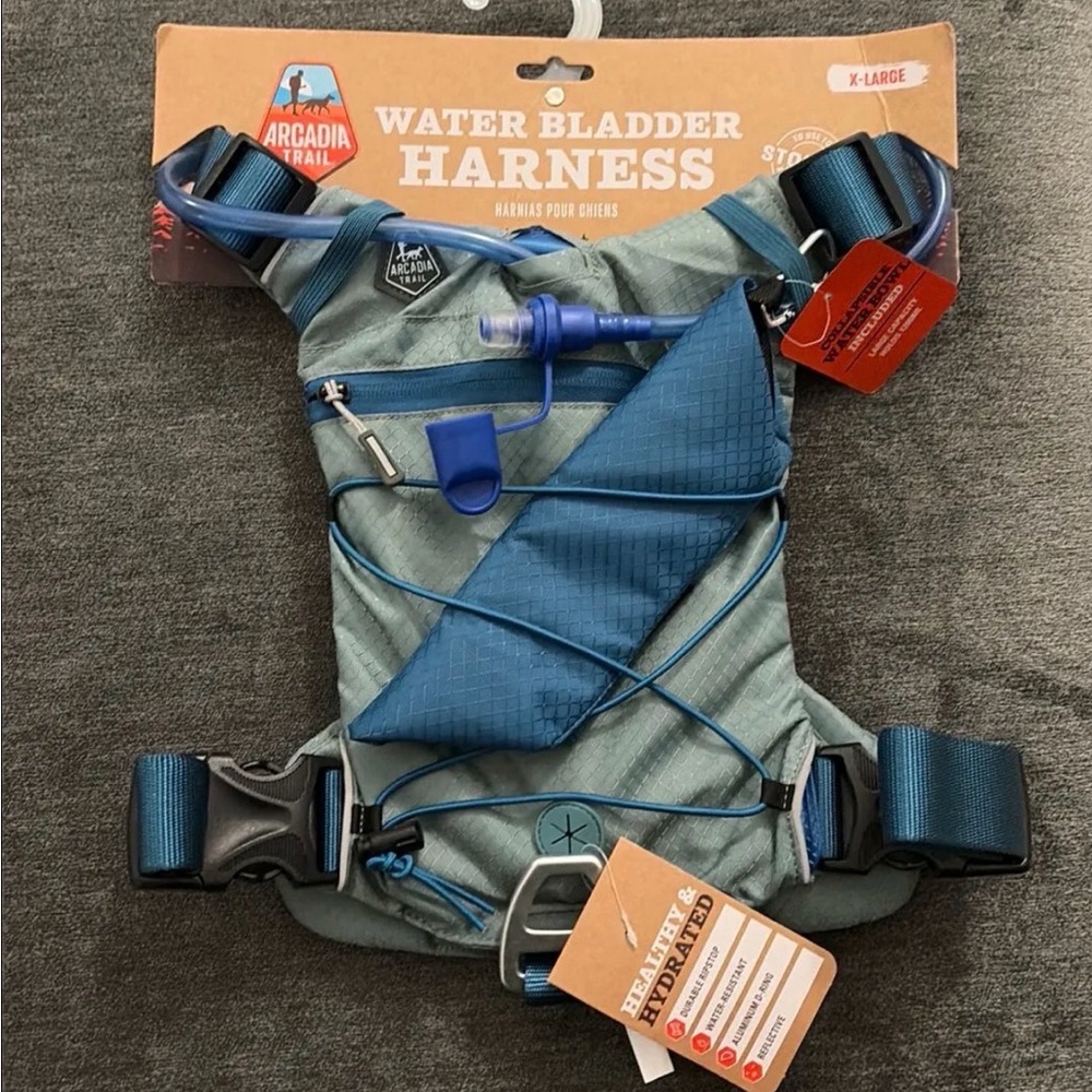 Arcadia Trail Blue Dog Harness with Water Bladder Size XL